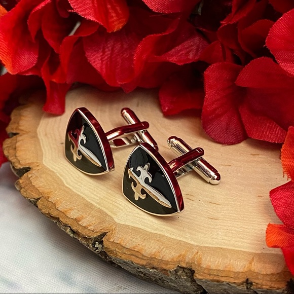 Black Knights Shield with Silver Cross Cufflinks - Picture 9 of 16